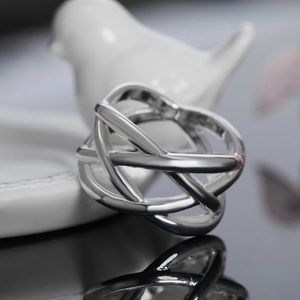 NEW Silver Plated Fashion Jewelry Ring Size 8